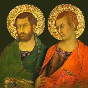Imagem de São Simão e São Judas Tadeu. Um está ao lado do outro. São Simão veste roupas verdes e São Judas Tadeu roupas vermelhas