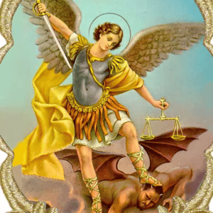 foto de São Miguel arcanjo com uma espada e satanás a seus pés