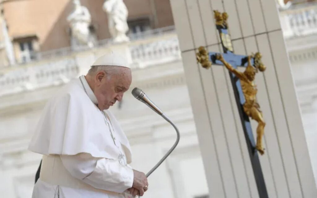 Políticos são a intenção de oração do papa Francisco para o mês de agosto