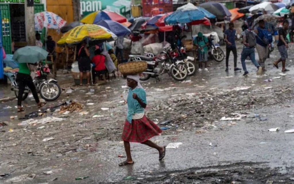 Padre do Haiti diz que condições no país são ‘inaceitáveis, intoleráveis e inconcebíveis’